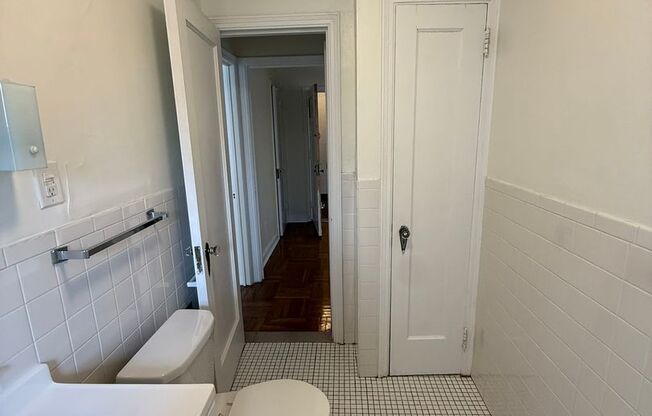 1 bed, 1 bath, 768 sqft, $1,450, Unit Royal York 804