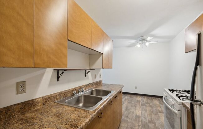 2 beds, 1 bath, 900 sqft, $1,350, Unit 104