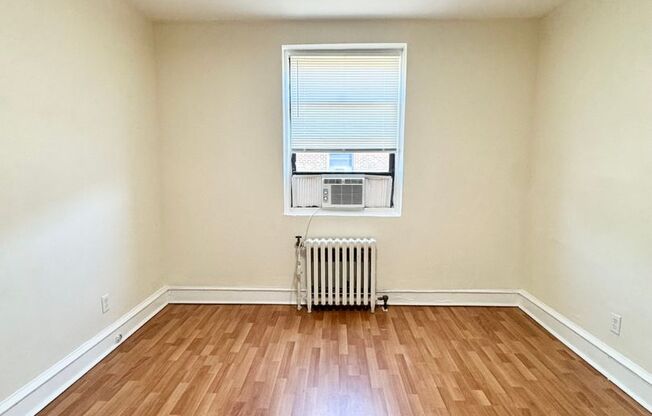 2 beds, 1 bath, $1,195, Unit G6