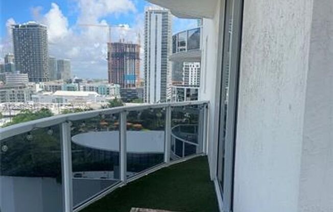 3 beds, 2 baths, $4,200, Unit # 1605