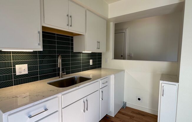 Studio, 1 bath, 475 sqft, $1,050, Unit 5
