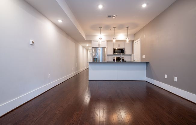 1021 17 ST NE