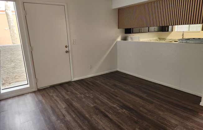 2 beds, 1 bath, 800 sqft, $1,095, Unit 239