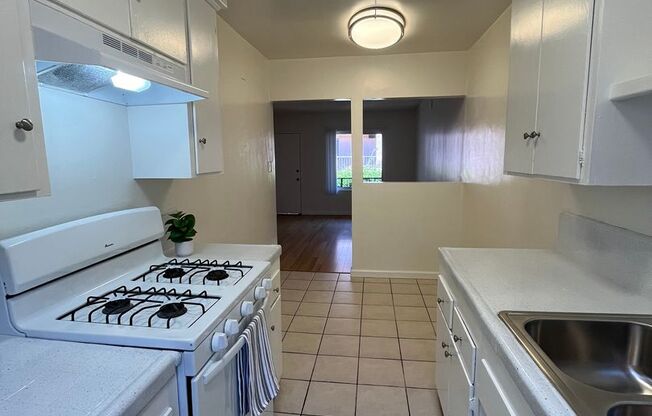 1 bed, 1 bath, 600 sqft, $1,745, Unit H