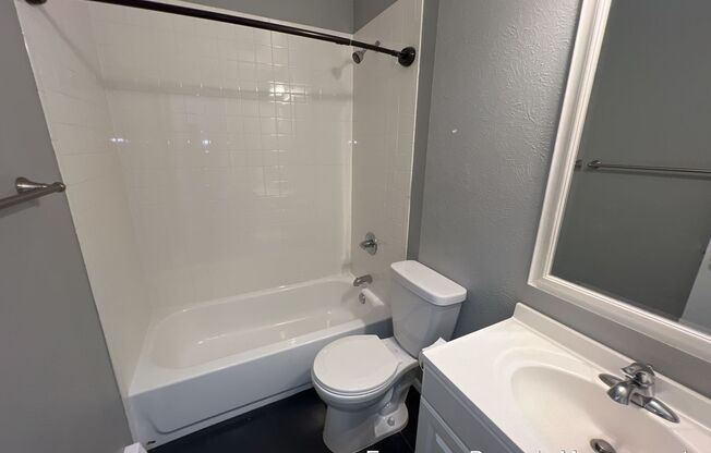 2 beds, 1 bath, $1,895, Unit 4585