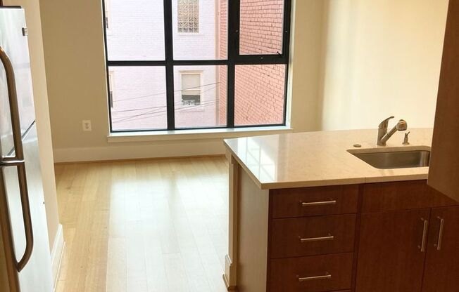 1 bed, 1 bath, $2,350, Unit 310