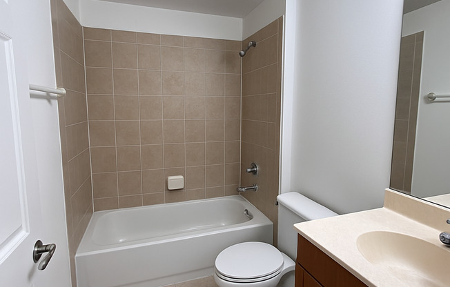 3 beds, 2.5 baths, 1,543 sqft, $2,825, Unit 5138 NW 30th Terrace