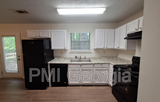 6562 CARRIAGE LN