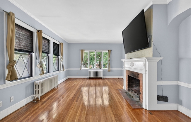 28 THURLOW AVE
