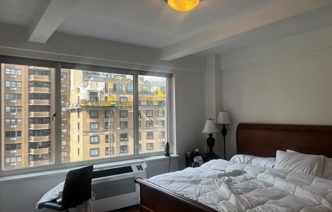 1 bed, 1 bath, 945 sqft, $7,500, Unit 19D
