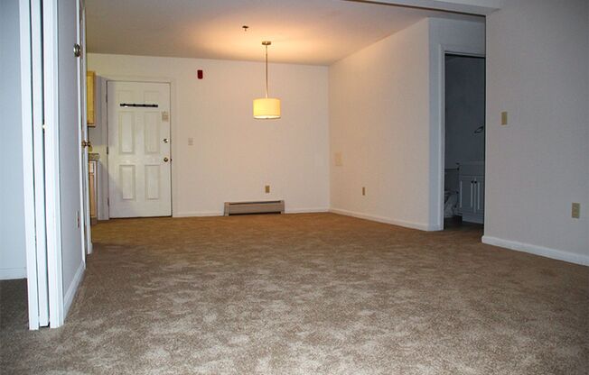 2 beds, 1 bath, 927 sqft, $1,900, Unit 123
