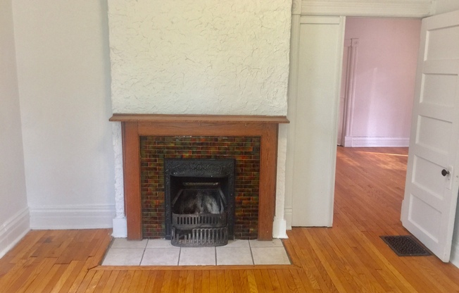 2 beds, 1 bath, $1,350, Unit 1