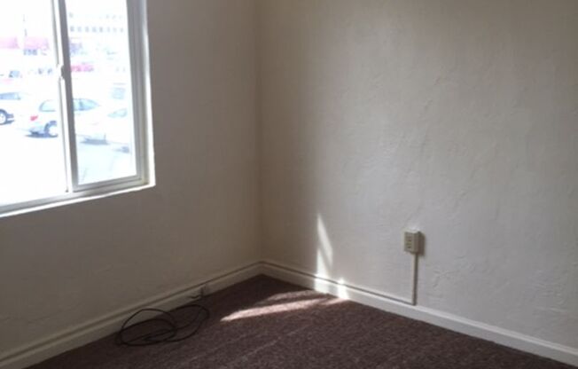 1 bed, 1 bath, 500 sqft, $750, Unit #9