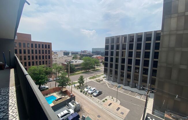 2 beds, 2 baths, $2,100, Unit # 7E