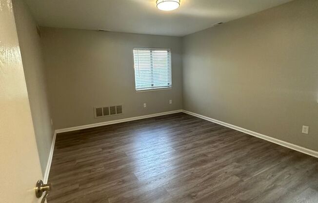 1 bed, 1 bath, 842 sqft, $1,130, Unit D103