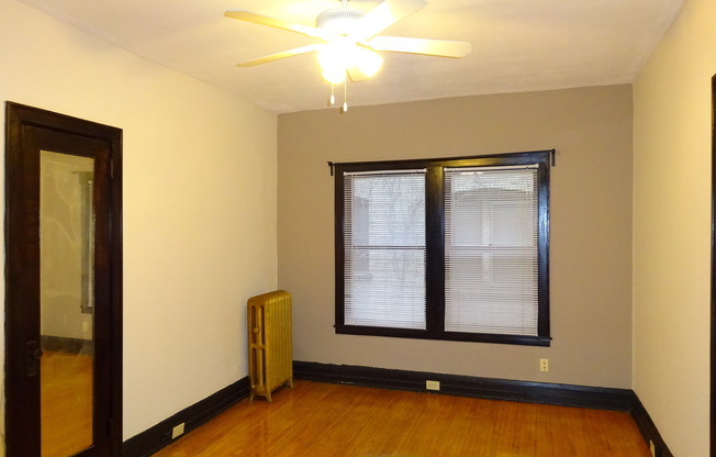 20  -  1536 LaSalle