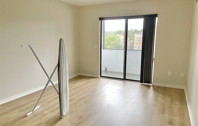 1 bed, 1 bath, 684 sqft, $3,050, Unit 420