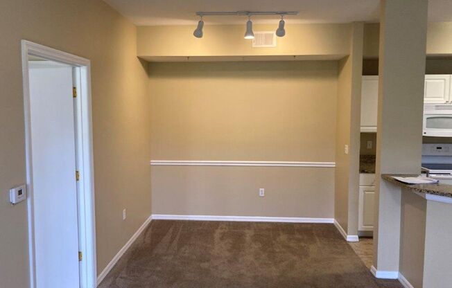 2 bd / 2 ba in Palms Club - Private Patio, Scenic View!!