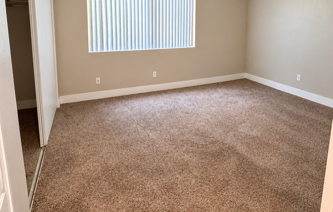 2 beds, 1 bath, 896 sqft, $2,095, Unit 017