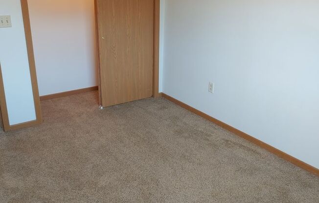 2 beds, 1 bath, 640 sqft, $875, Unit 1233-23