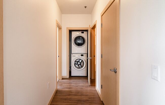 2 beds, 1 bath, 789 sqft, $1,655, Unit 408