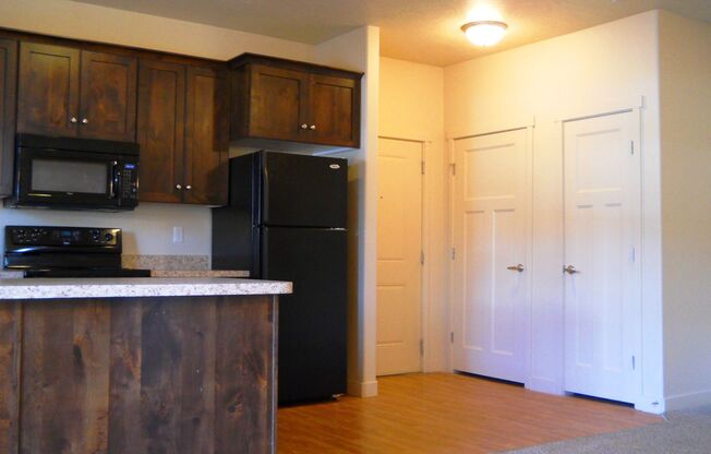 2 beds, 2 baths, 1,077 sqft, $1,400, Unit 231