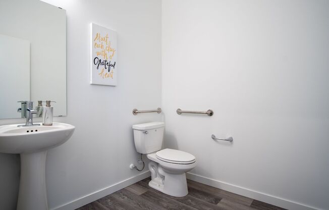 Modern 3BR/3BA Townhouse with Rooftop Views in Yesler Terrace