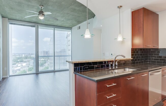 One bedroom Condo with City View located in heart of Buckhead!