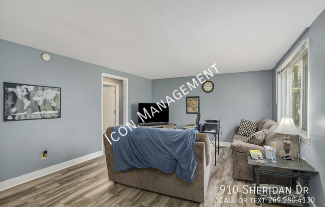 910 SHERIDAN DR