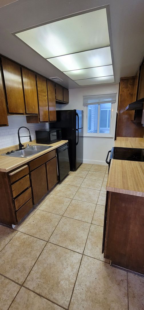 2 Bed 1 Bath Condo In Gated Community Sparks NV