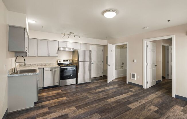 1 bed, 1 bath, 553 sqft, $1,250, Unit 303