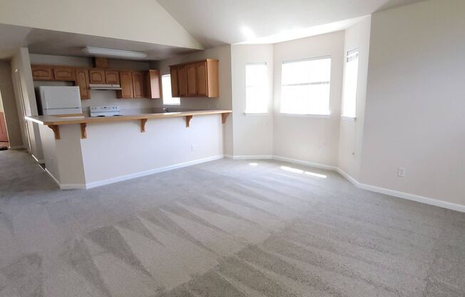 3 Bedroom Duplex with Large Yard