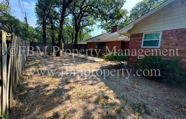 900 Dobbins Rd - 3 Bedroom, 2 Bathroom Home in Corsicana, TX!