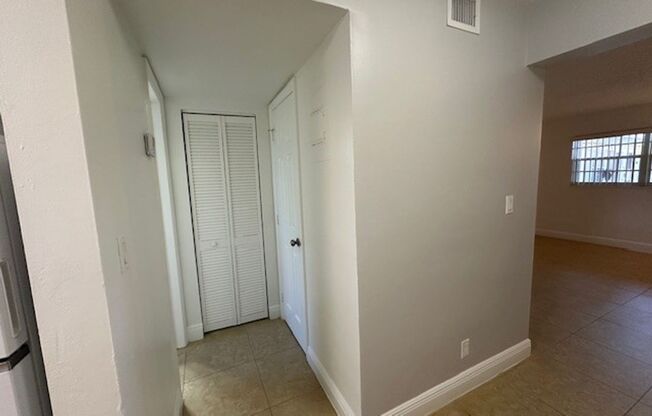 Studio, 1 bath, 550 sqft, $1,395, Unit 106
