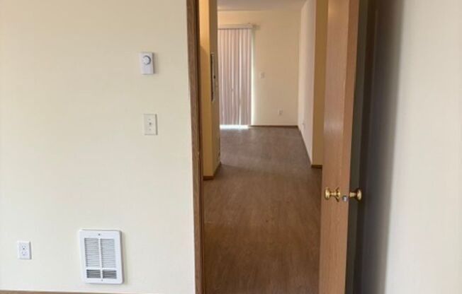 3 beds, 2 baths, 1,002 sqft, $1,800, Unit 63-305