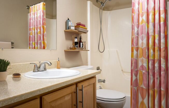 2 beds, 1 bath, 1,050 sqft, $1,595, Unit 10301