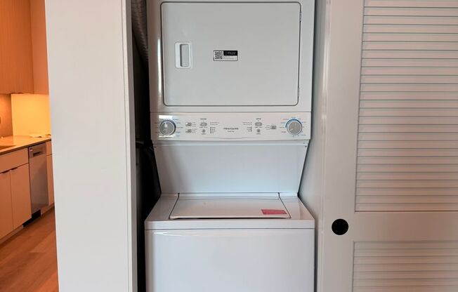 Studio, 1 bath, 440 sqft, $2,780, Unit 906