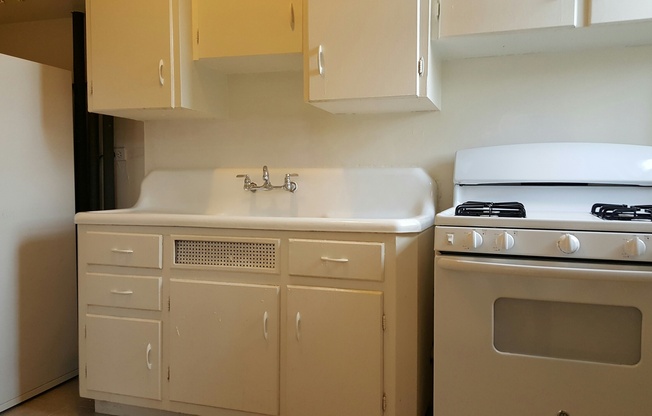 2 beds, 2 baths, 775 sqft, $2,025, Unit 410