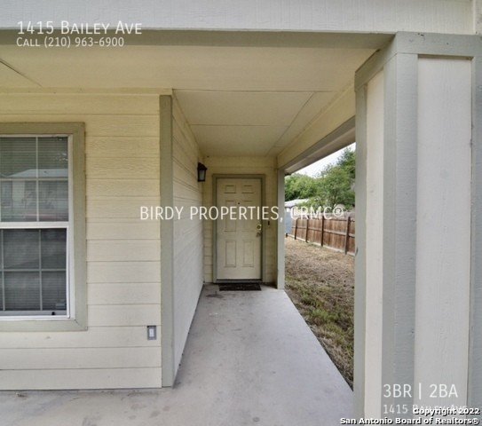 1415 BAILEY AVE