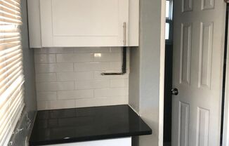 1 bed, 1 bath, $595, Unit 330-E Texas SE