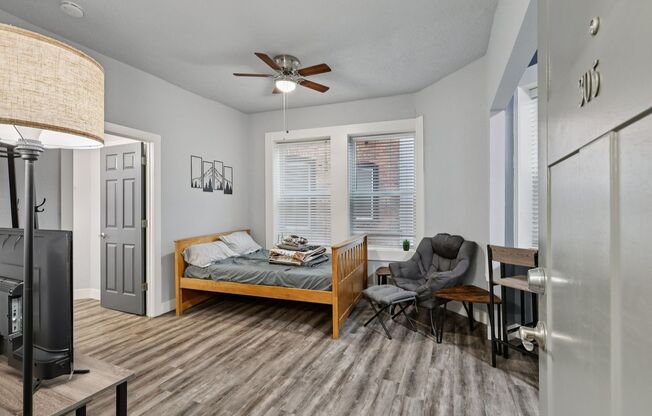 Studio, 1 bath, 375 sqft, $1,425, Unit 209