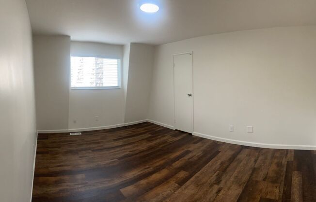 2 beds, 1 bath, 905 sqft, $1,400, Unit 5494-F