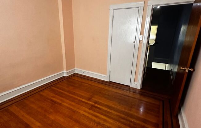 3 beds, 1 bath, $1,700