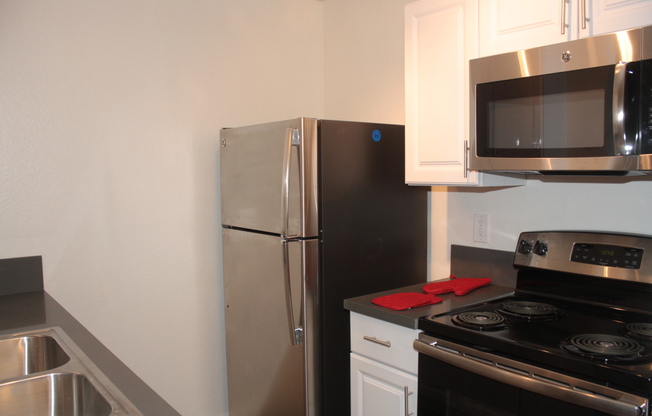 1 bed, 1 bath, 640 sqft, $1,895