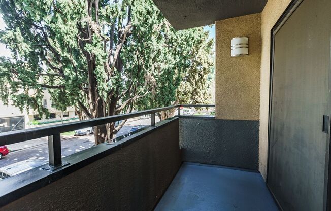 2 beds, 2 baths, 895 sqft, $1,998, Unit 108