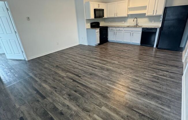 1 bed, 1 bath, 658 sqft, $1,100, Unit 7H-227