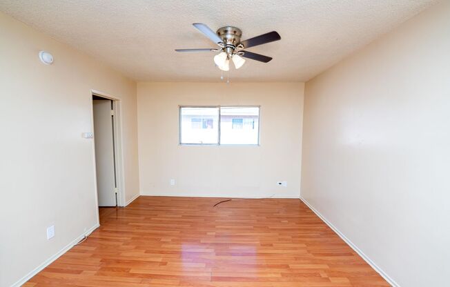 7425Vine