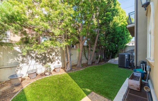 4 beds, 4 baths, $6,500, Unit #B