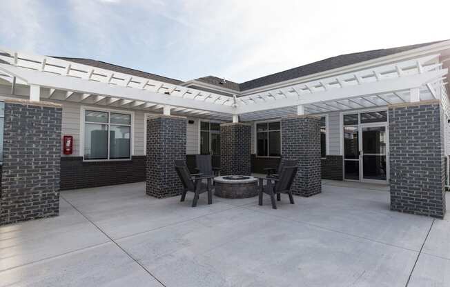 the courtyard at the whispering winds apartments in pearland, tx