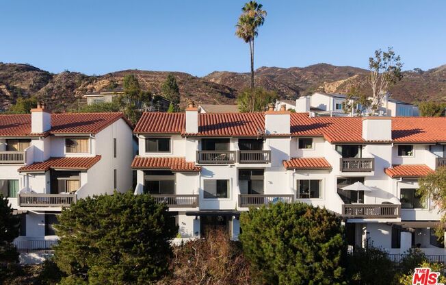 1692 MICHAEL LN